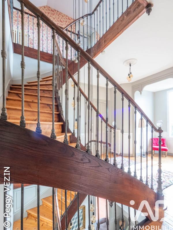 Maison - 243 m² - 8 pièces