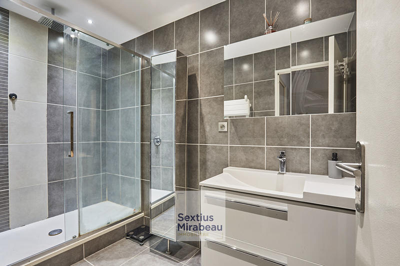 Appartement - 97 m² - 5 pièces