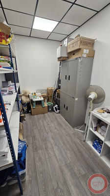 Local commercial - 74 m² - 4 pièces