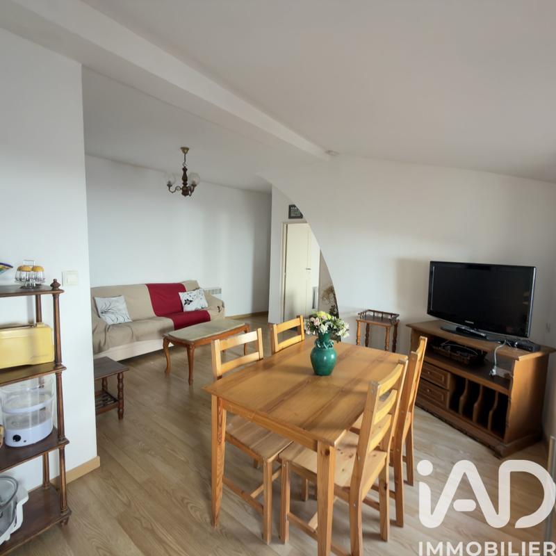 Maison - 220 m² - 13 pièces