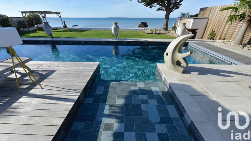 Maison - 240 m² - 7 pièces