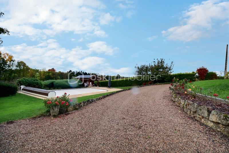 Maison traditionnelle - 187 m² - 7 pièces