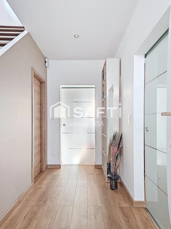 Maison - 170 m² - 8 pièces