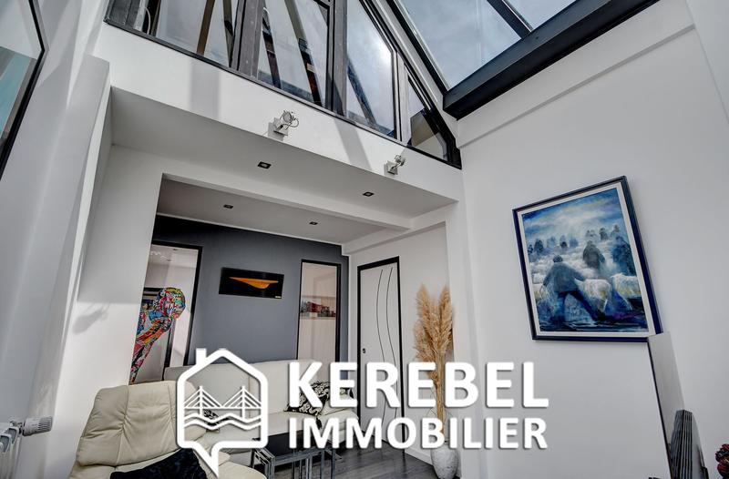 Maison - 230 m² - 7 pièces