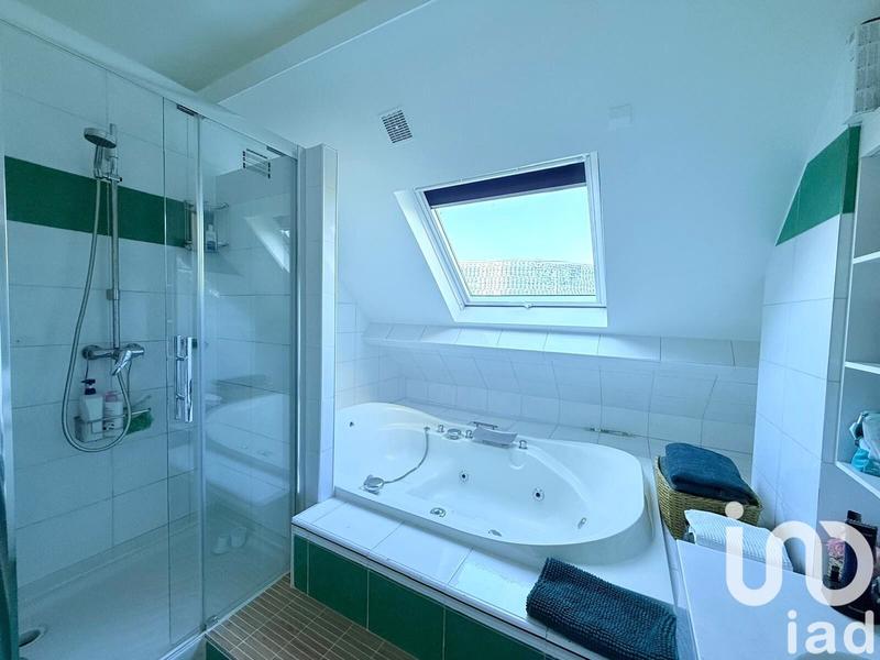 Maison - 200 m² - 7 pièces