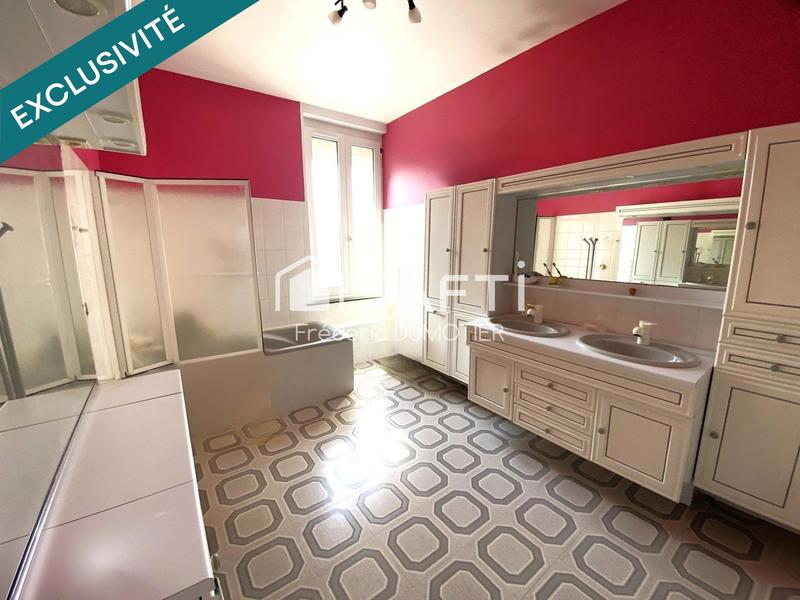 Propriété - 369 m² - 11 pièces