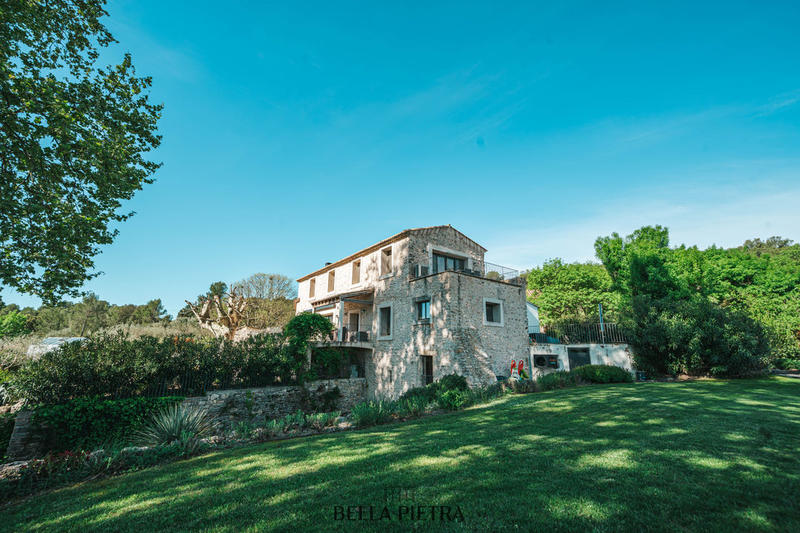 Moulin - 363 m² - 12 pièces