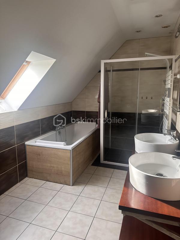 Maison - 105 m² - 6 pièces