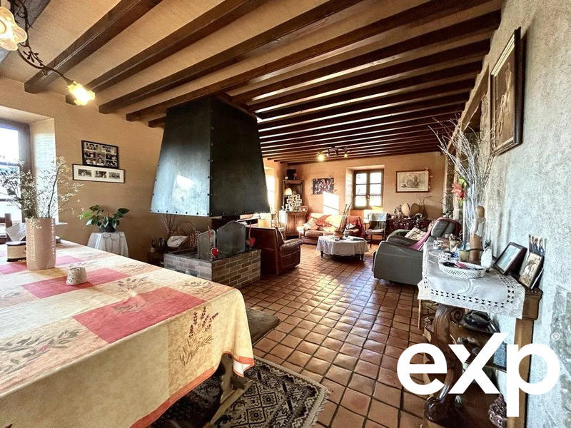 Maison - 204 m² - 6 pièces