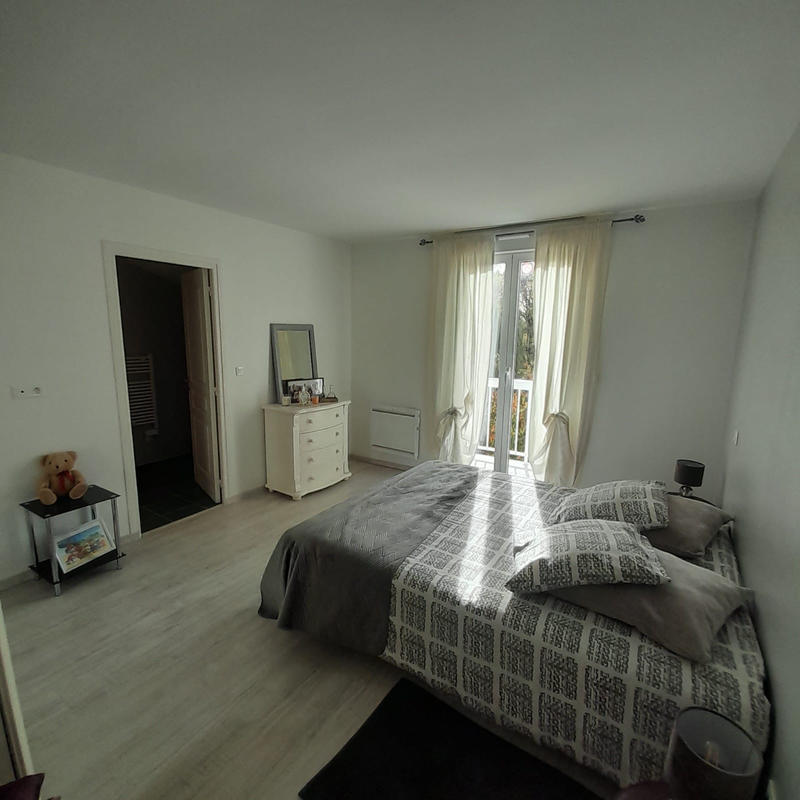 Propriété - 220 m² - 8 pièces