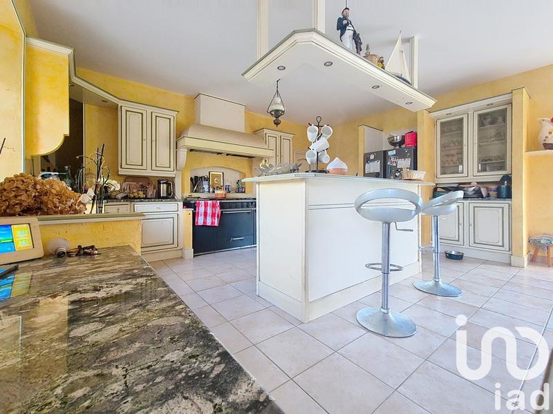 Maison - 340 m² - 11 pièces