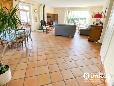Maison - 269 m² - 10 pièces
