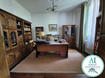 Maison - 225 m² - 10 pièces