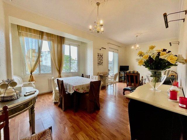 Maison - 295 m² - 4 pièces