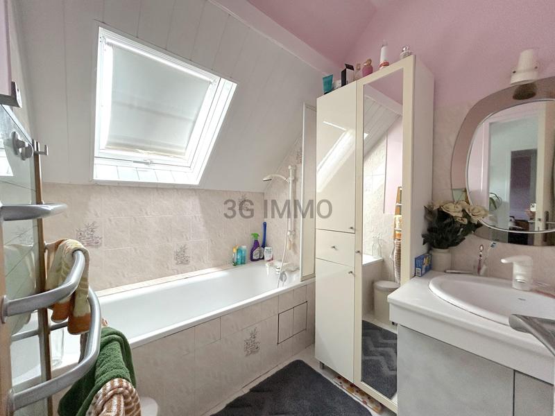 Maison - 85 m² - 5 pièces