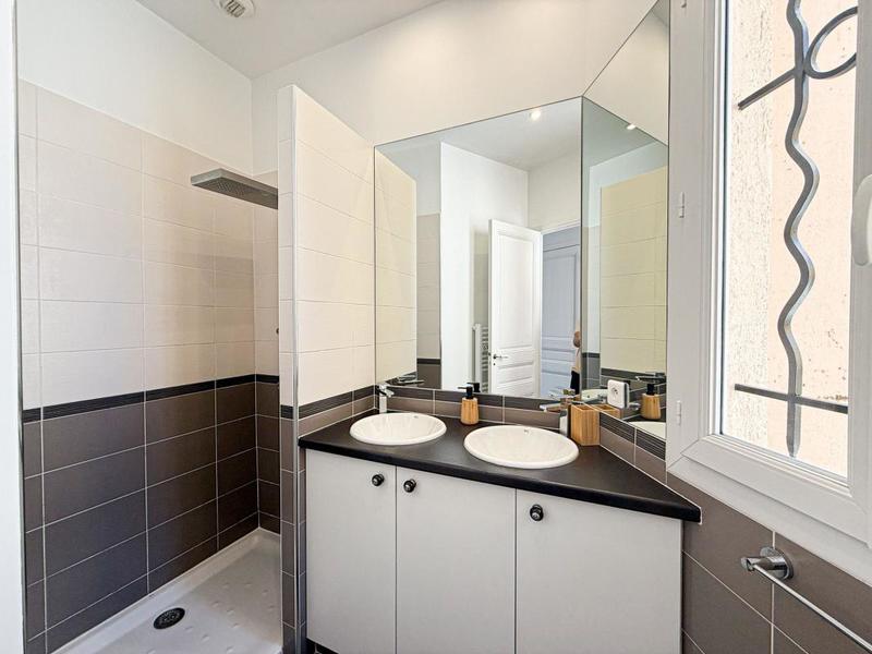 Immeuble - 146 m² - 8 pièces