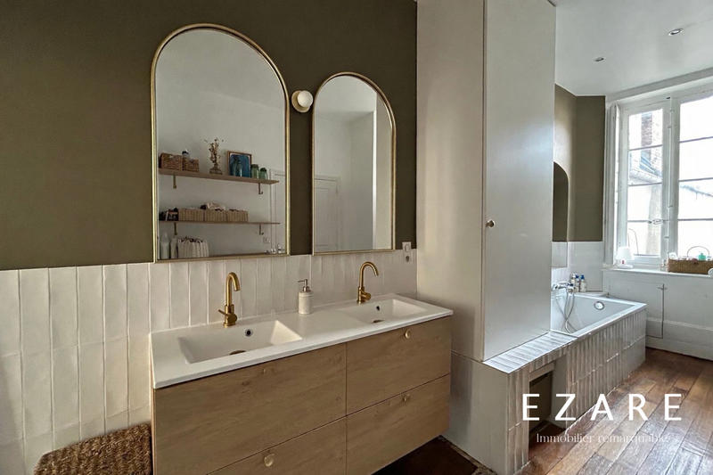 Appartement - 128 m² - 5 pièces