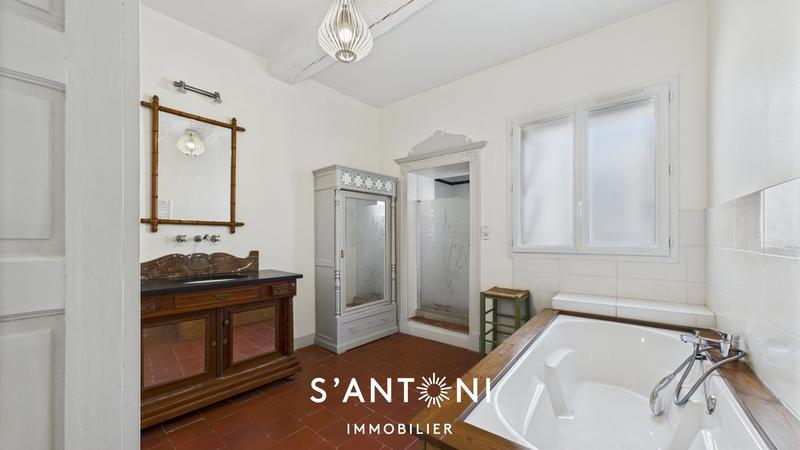 Maison - 270 m² - 7 pièces