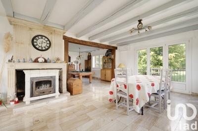 Maison - 286 m² - 9 pièces