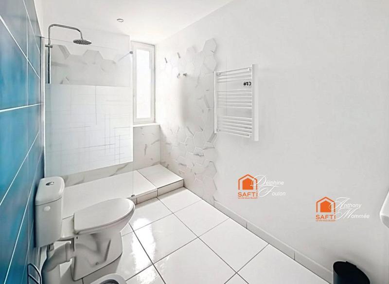 Maison - 234 m² - 10 pièces