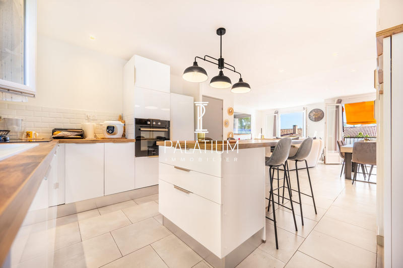 Appartement - 82 m² - 4 pièces