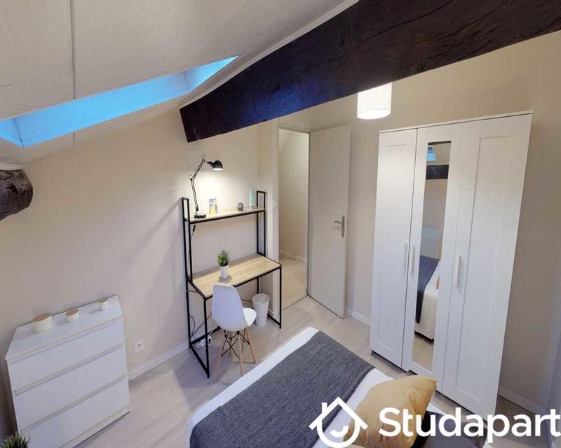 Chambre - 60 m² - 1 pièce