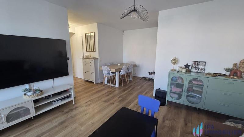 Maison jumelée - 81 m² - 4 pièces