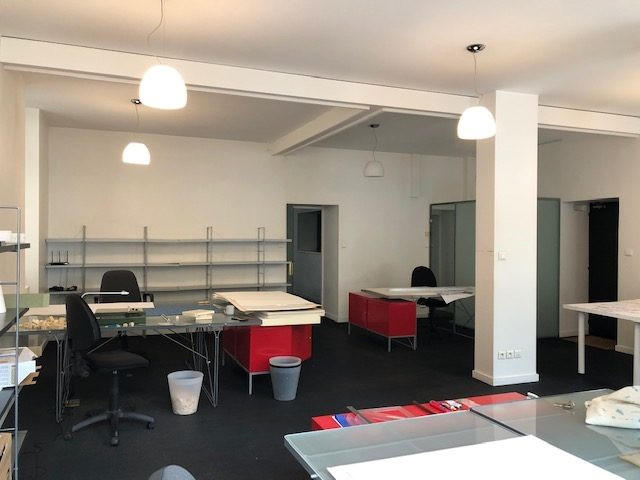 Local commercial - 130 m² - 4 pièces