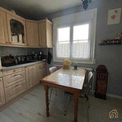 Maison - 93 m² - 5 pièces