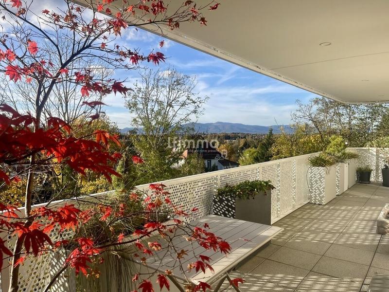 Appartement - 100 m² - 5 pièces