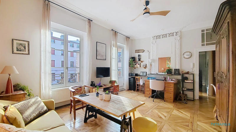 Appartement - 80 m² - 4 pièces