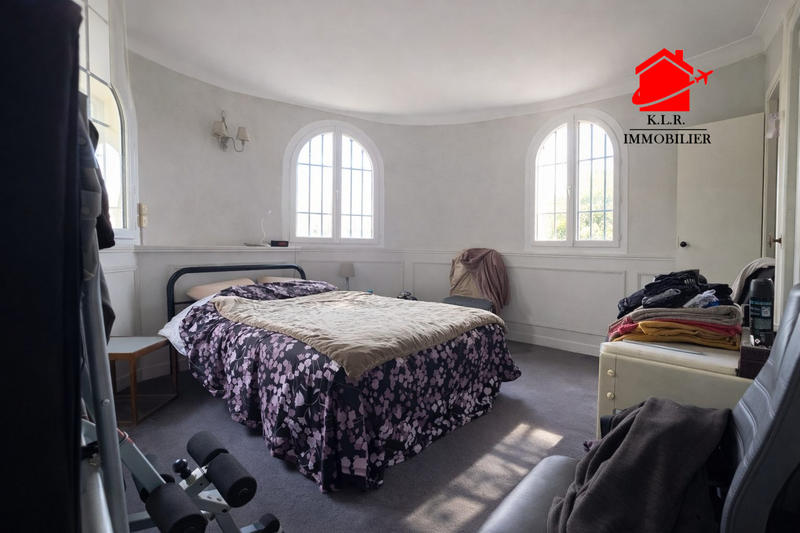 Maison - 207 m² - 5 pièces