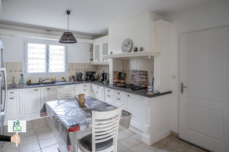 Maison - 233 m² - 7 pièces