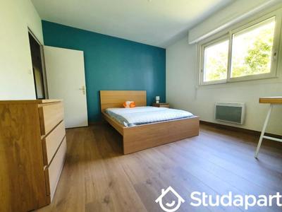 Chambre - 11 m² - 1 pièce