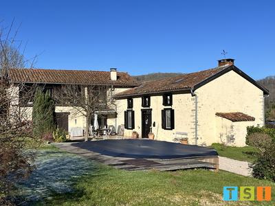 Maison - 190 m² - 6 pièces