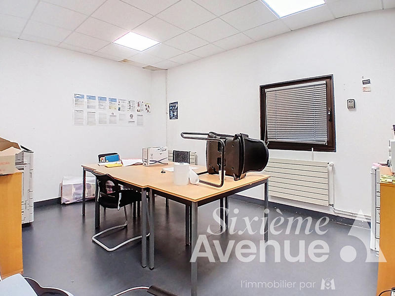 Local commercial - 280 m² - 7 pièces