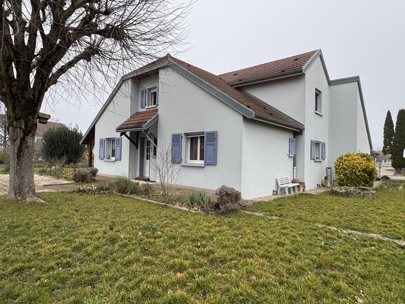 Maison traditionnelle - 144 m² - 5 pièces