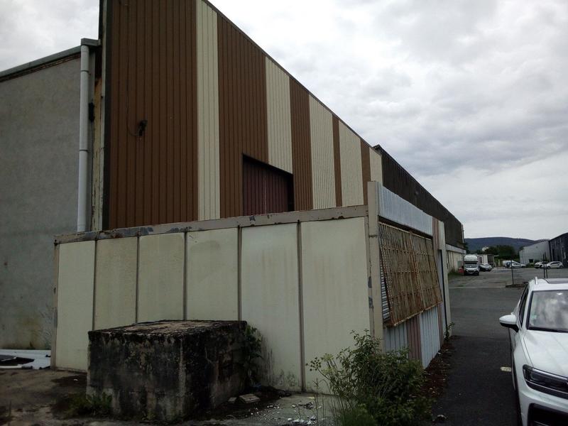 Entrepôt - 4 840 m²