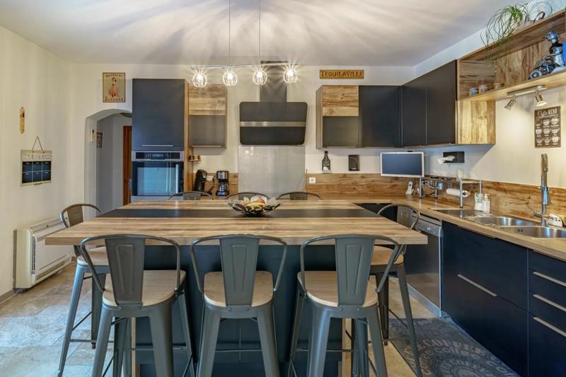 Maison - 207 m² - 9 pièces