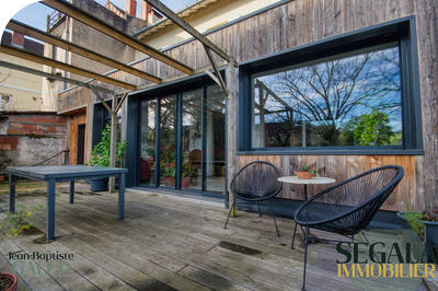 Maison - 210 m² - 6 pièces