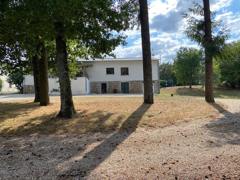 Maison contemporaine - 240 m² - 9 pièces