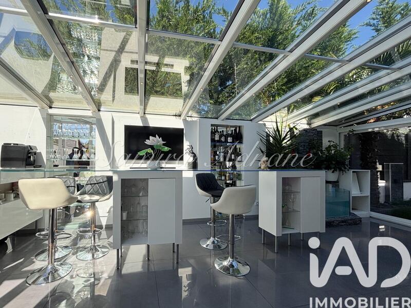 Maison de maîtres - 257 m² - 10 pièces