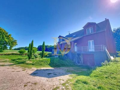 Maison - 245 m² - 9 pièces