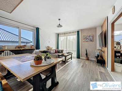 Maison traditionnelle - 140 m² - 6 pièces