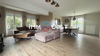 Maison - 152 m² - 6 pièces