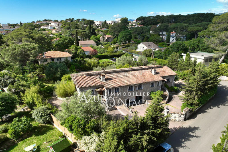 Villa - 224 m² - 8 pièces