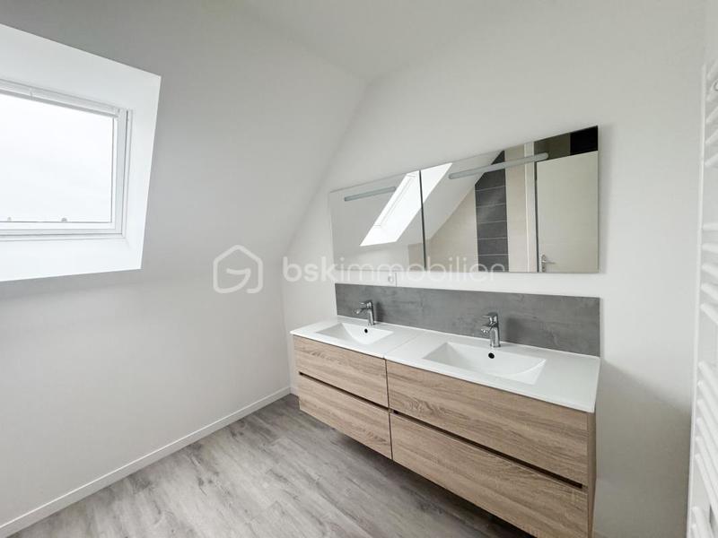 Maison - 151 m² - 8 pièces