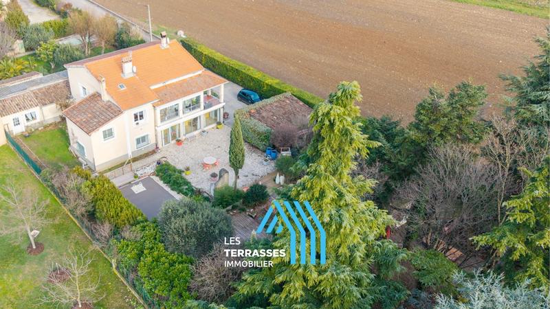 Maison ancienne - 181 m² - 8 pièces