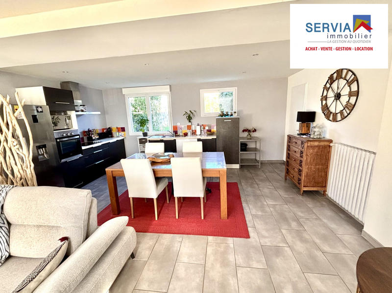 Maison traditionnelle - 104 m² - 5 pièces