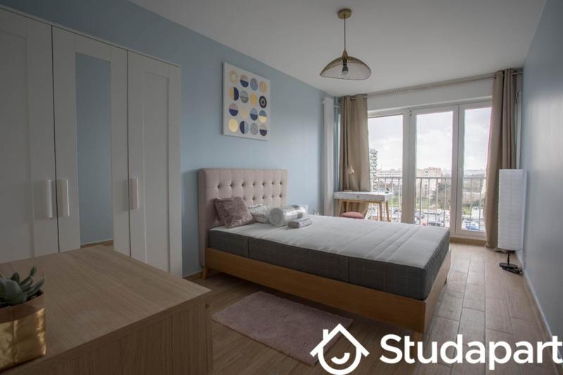 Chambre - 13 m² - 1 pièce